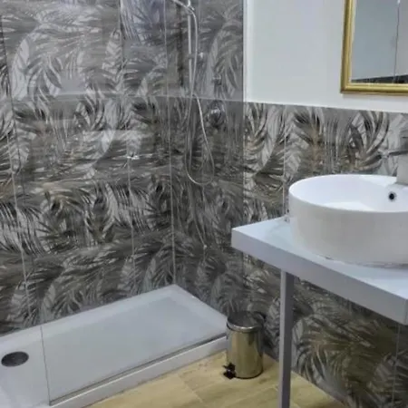Giuliano Jacuzzi Love hotel *