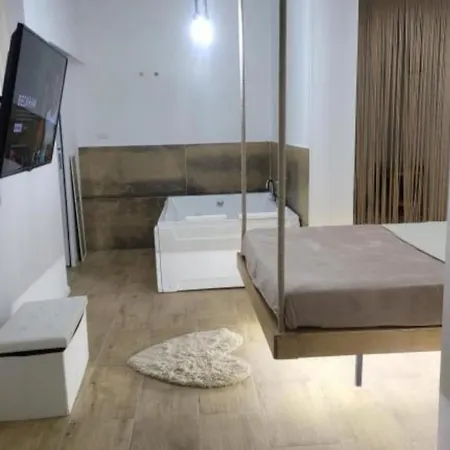 Giuliano Jacuzzi Love hotel Catania
